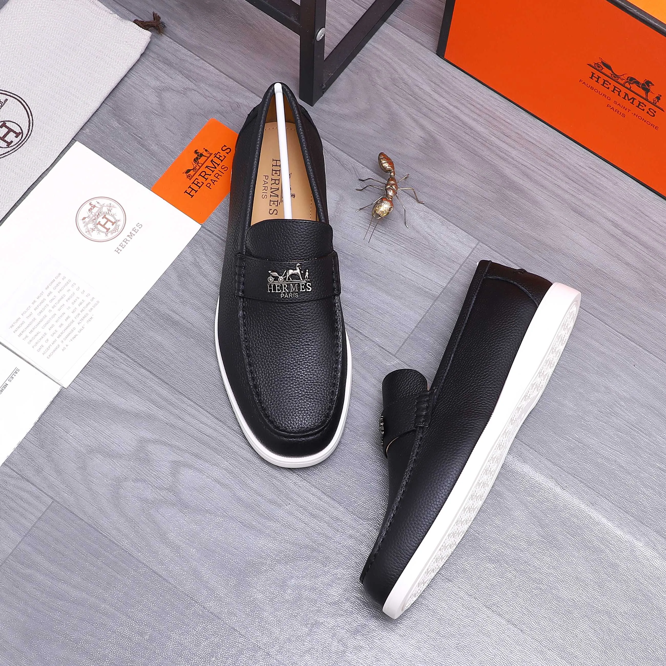 Men's shoes 💰p560 Product trademark: HERMES "Hermes" casual slip-on men's shoes. Regular size: 38-46 (45.46 is custom-made and non-returnable) Product materials: Selected pebbled cowhide upper, cowhide lining, original foam rubber ultra-light sole